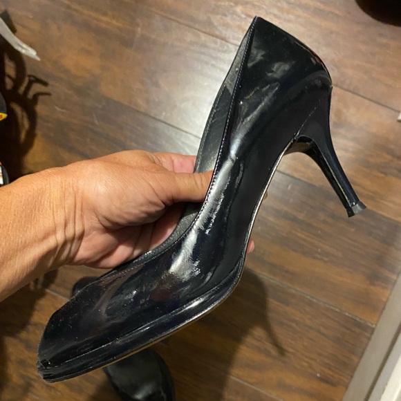 Stuart Weitzman open toe pumps - Picture 3 of 9